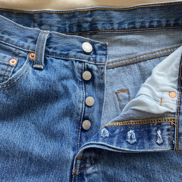 Levis 501 shorts with button fly - Picture 3 of 4